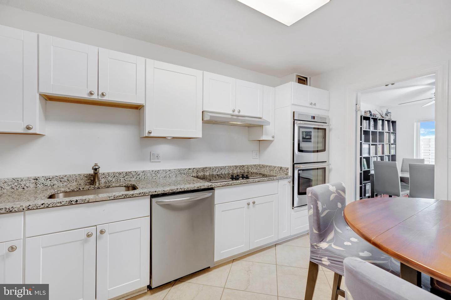 8370 Greensboro DRIVE Unit: 1021