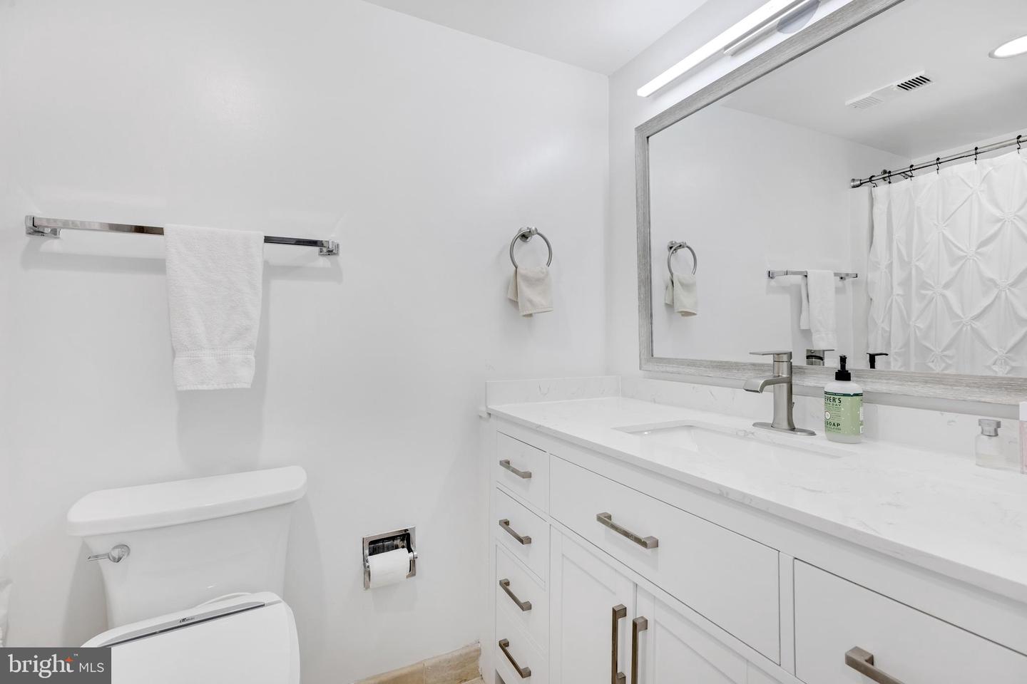 8370 Greensboro DRIVE Unit: 1021