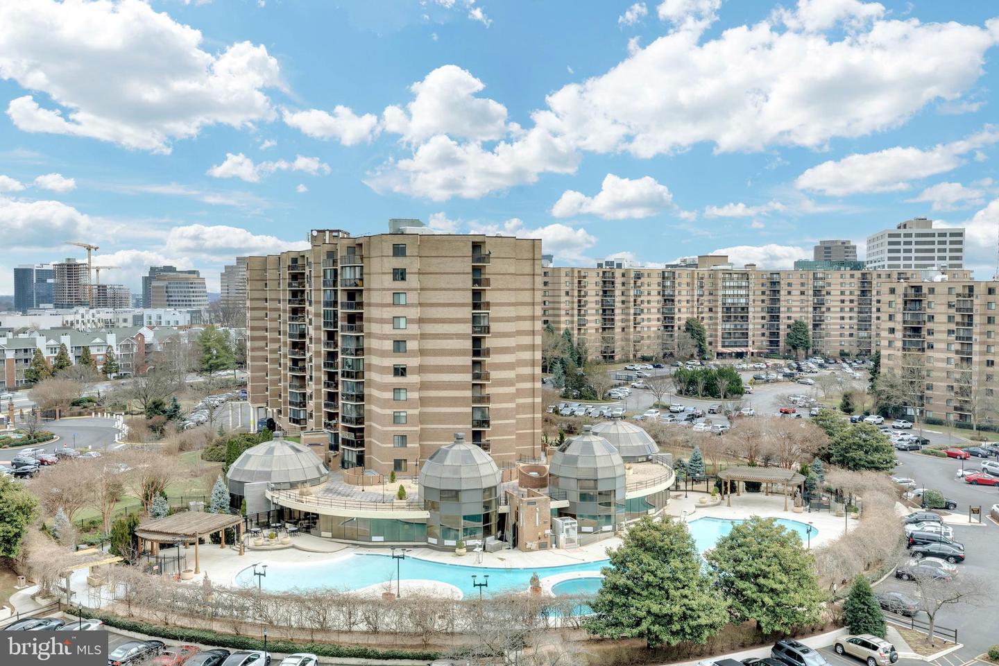 8370 Greensboro DRIVE Unit: 1021