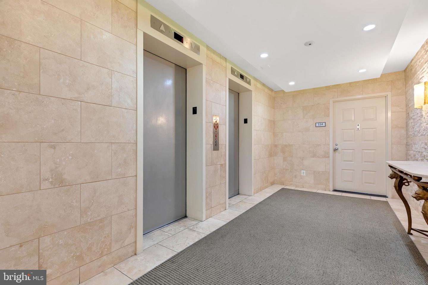 8370 Greensboro DRIVE Unit: 1021