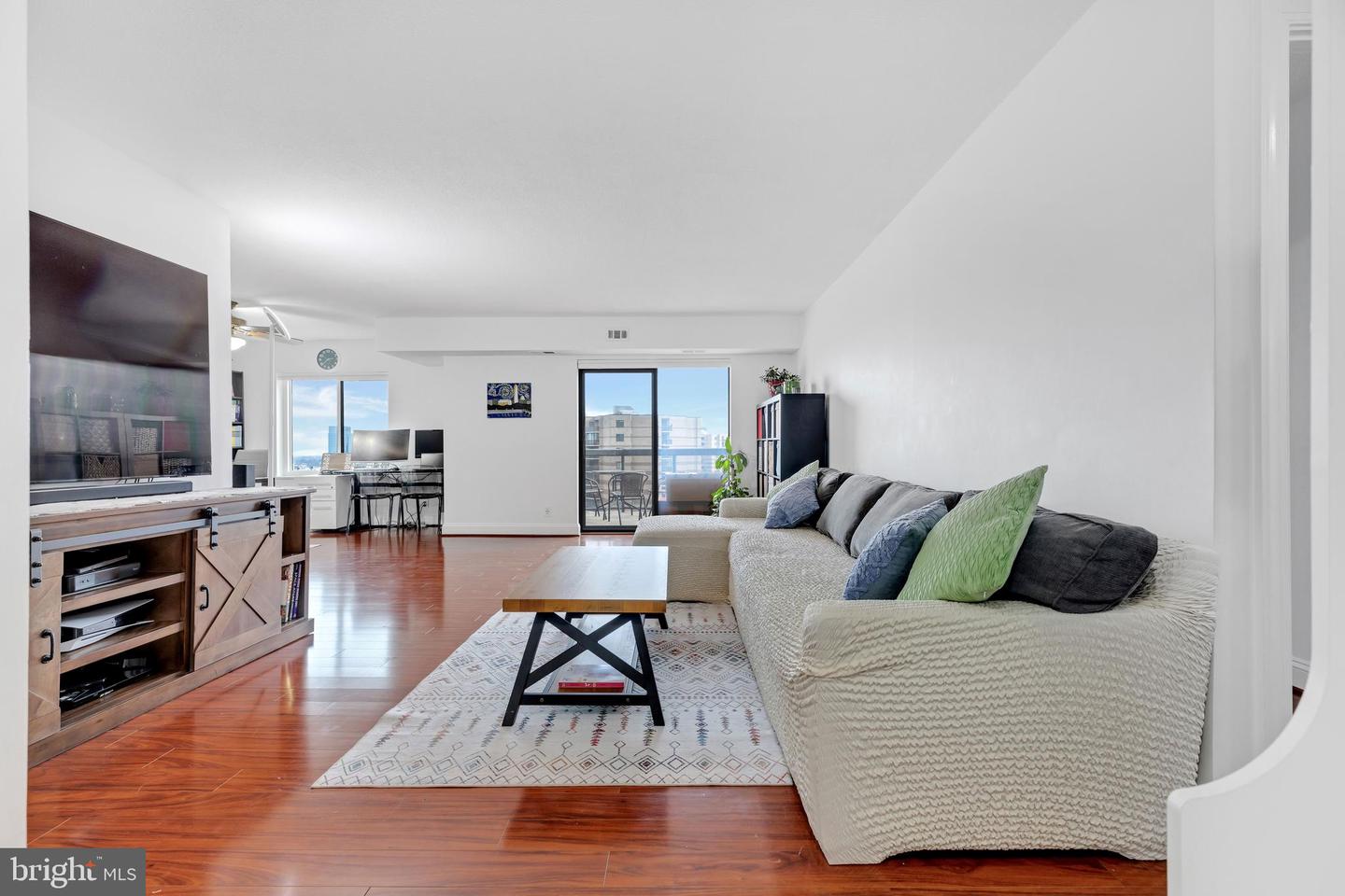 8370 Greensboro DRIVE Unit: 1021