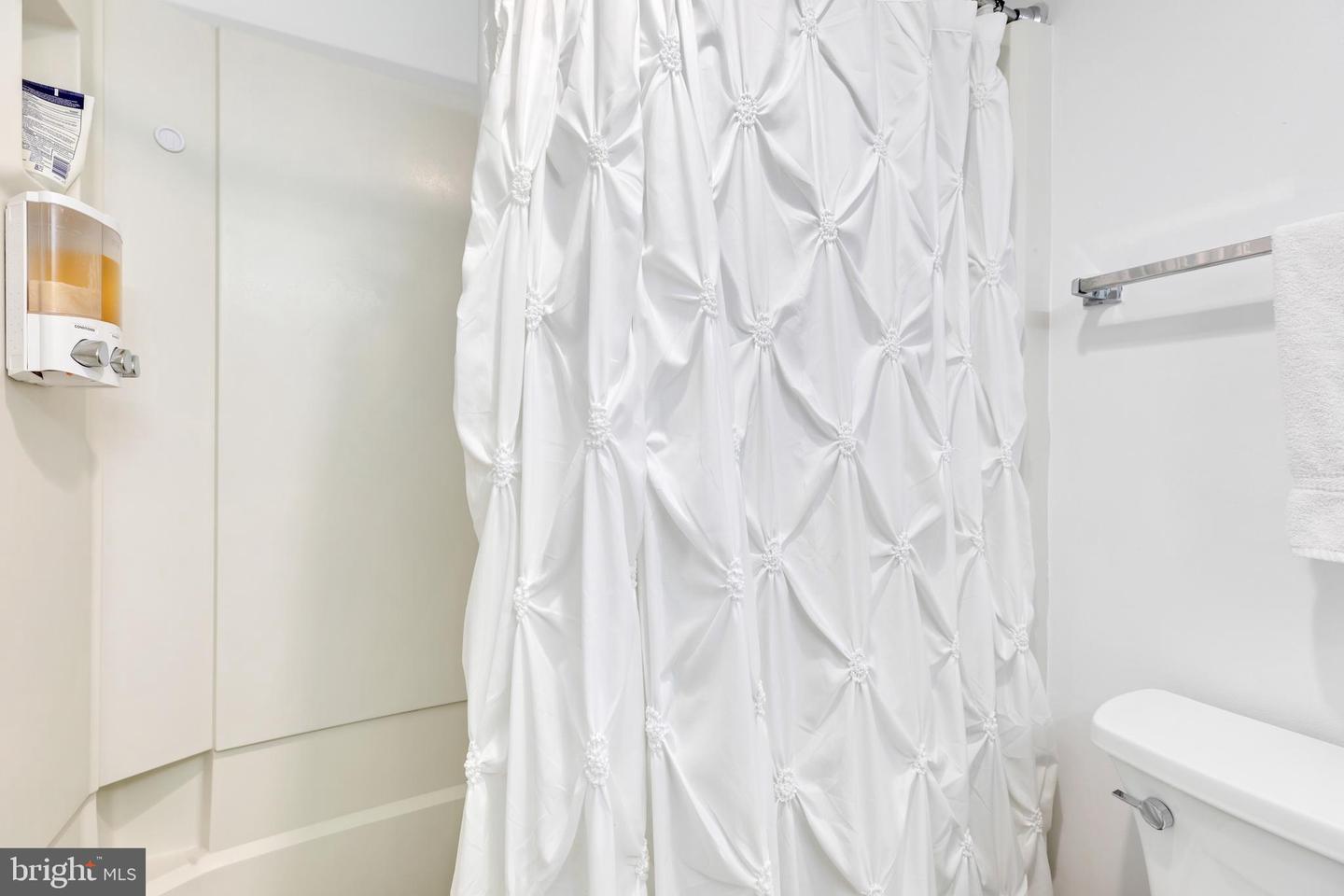 8370 Greensboro DRIVE Unit: 1021