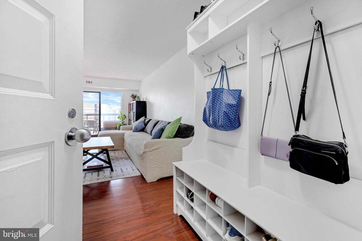 8370 Greensboro DRIVE Unit: 1021