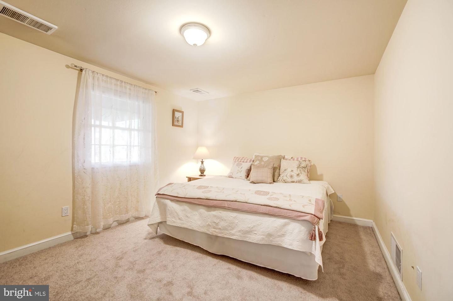 6184 Hardy DRIVE