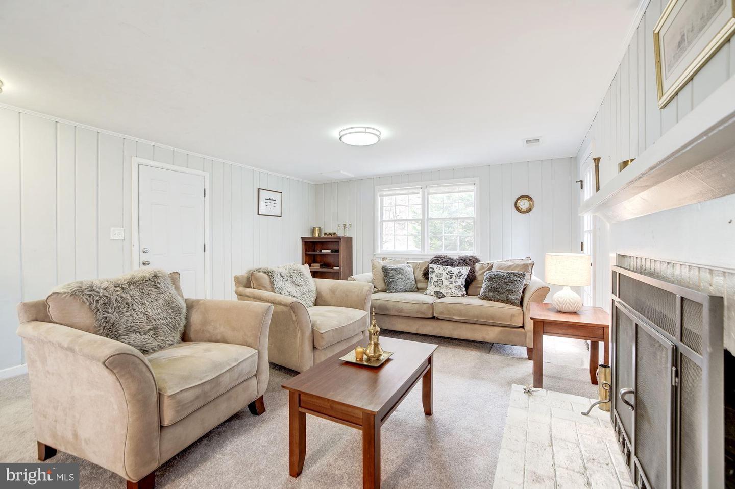 6184 Hardy DRIVE