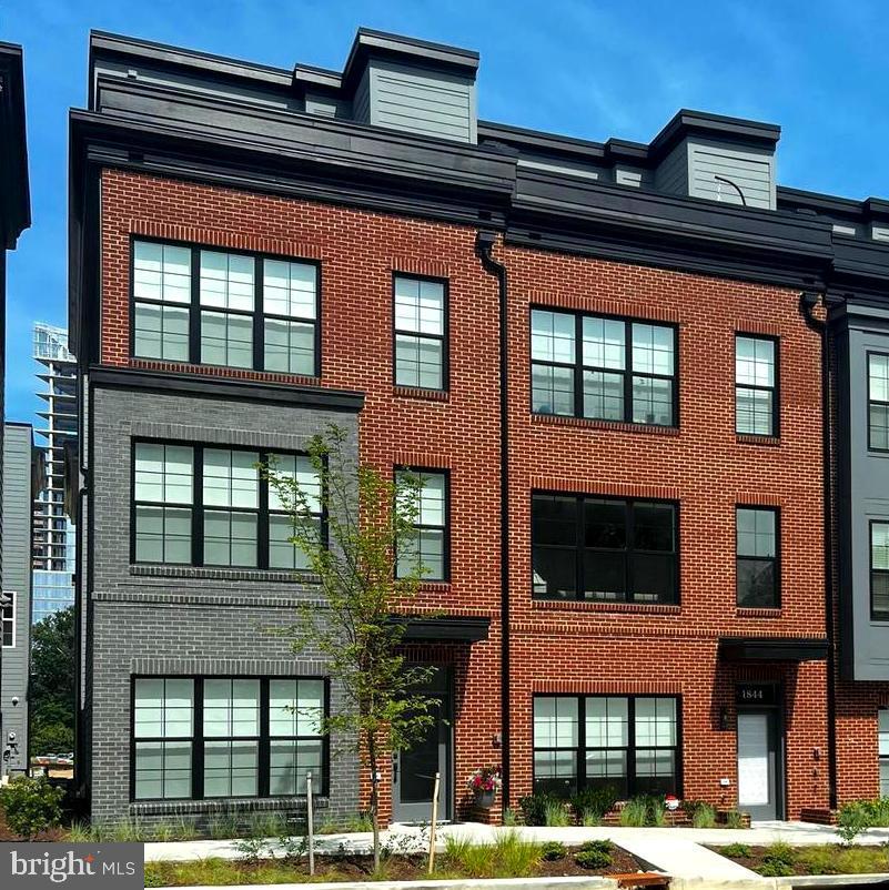 1844 Michael Faraday Dr