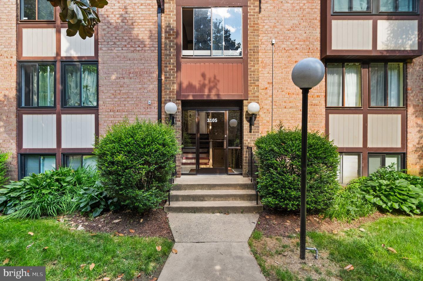 3105 Buccaneer Ct #201