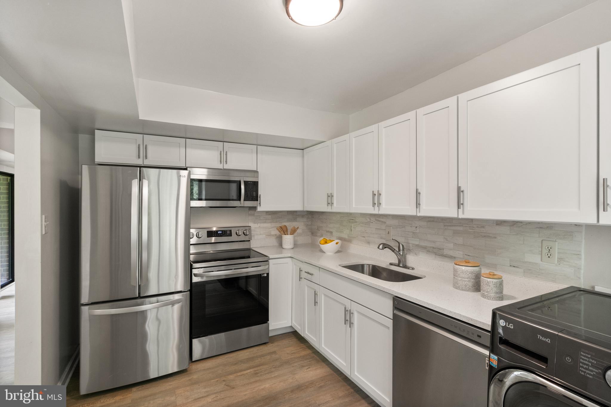 3105 Buccaneer Ct #201