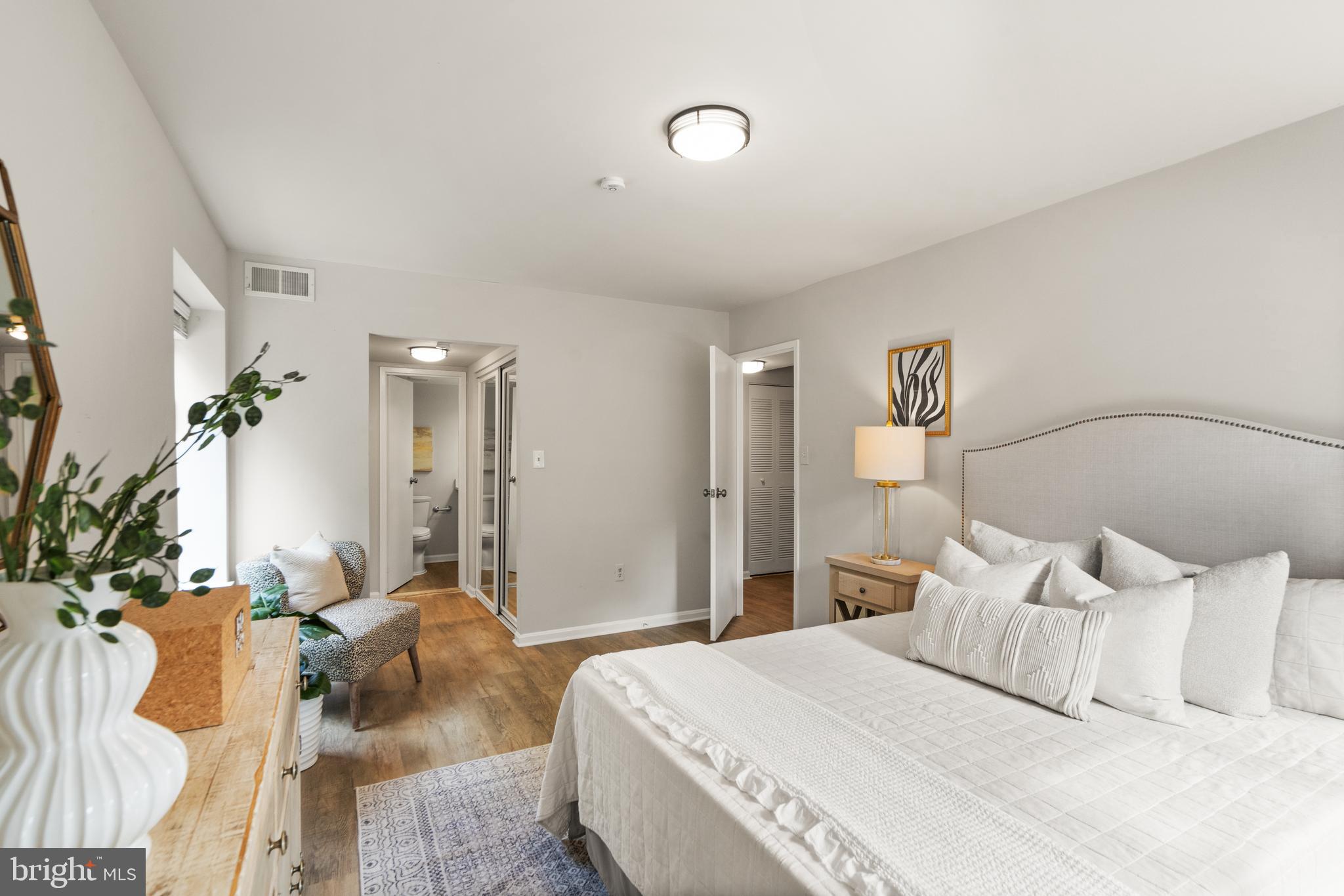 3105 Buccaneer Ct #201