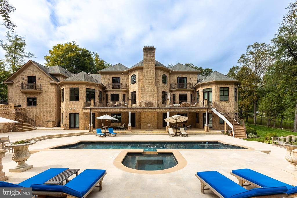 633 River Bend Rd