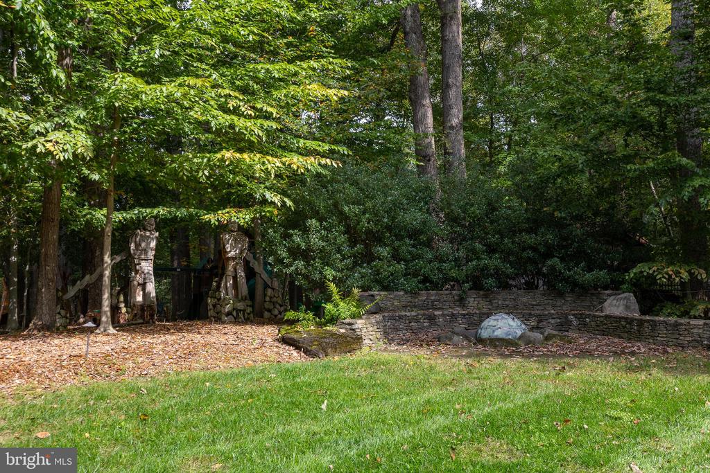 633 River Bend Rd