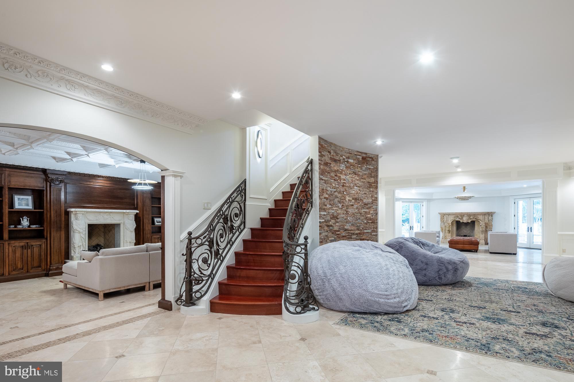 633 River Bend Rd