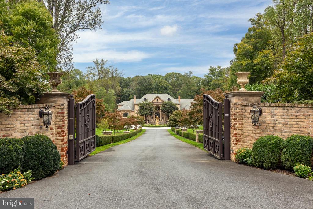 633 River Bend Rd