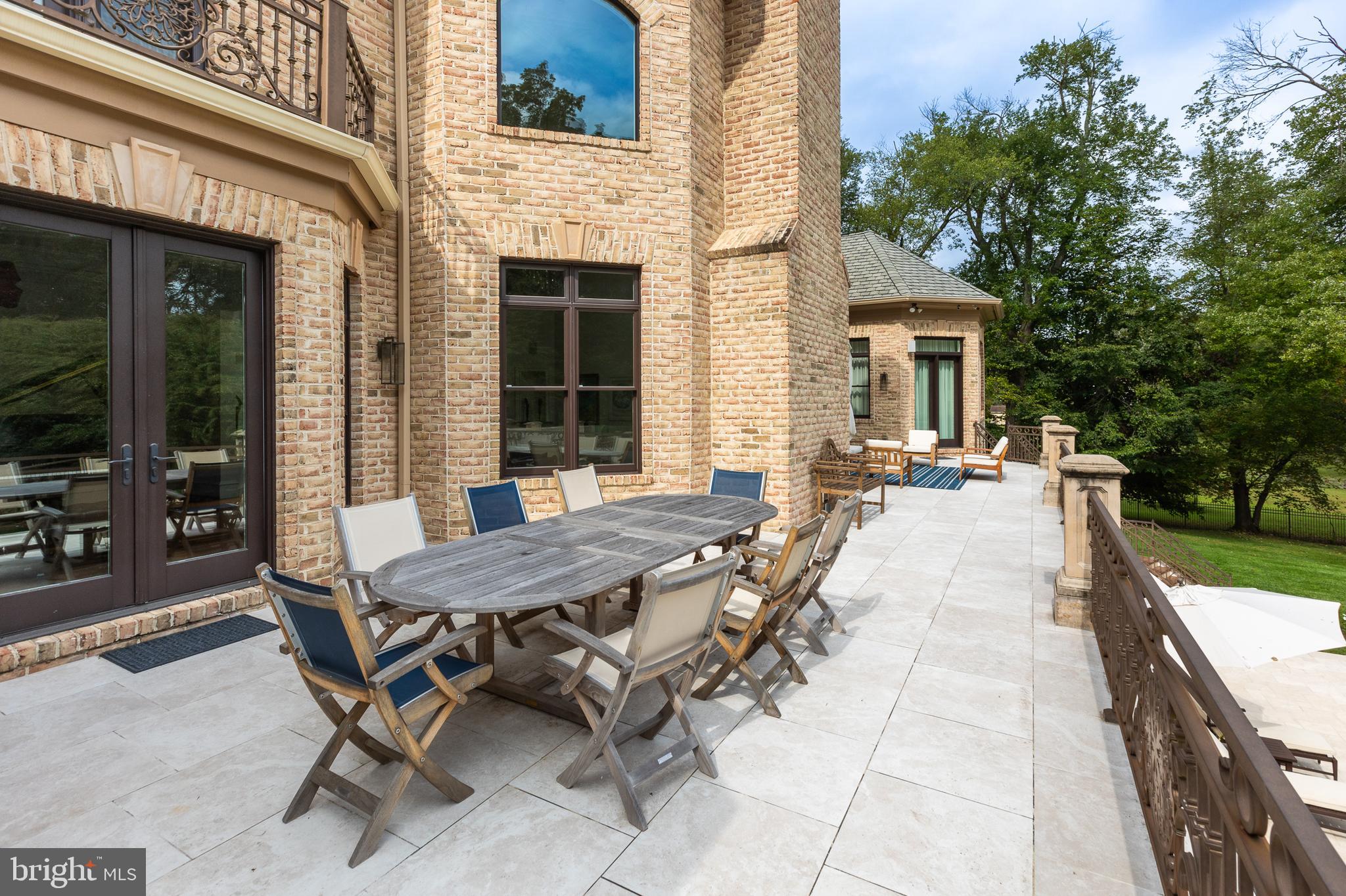 633 River Bend Rd
