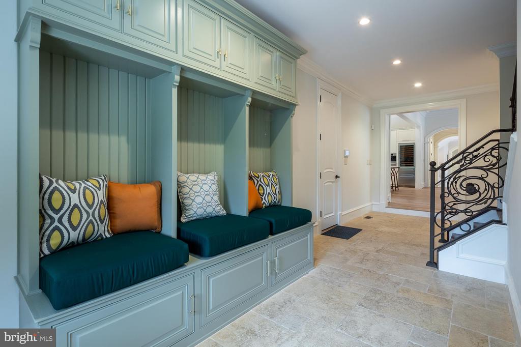 633 River Bend Rd