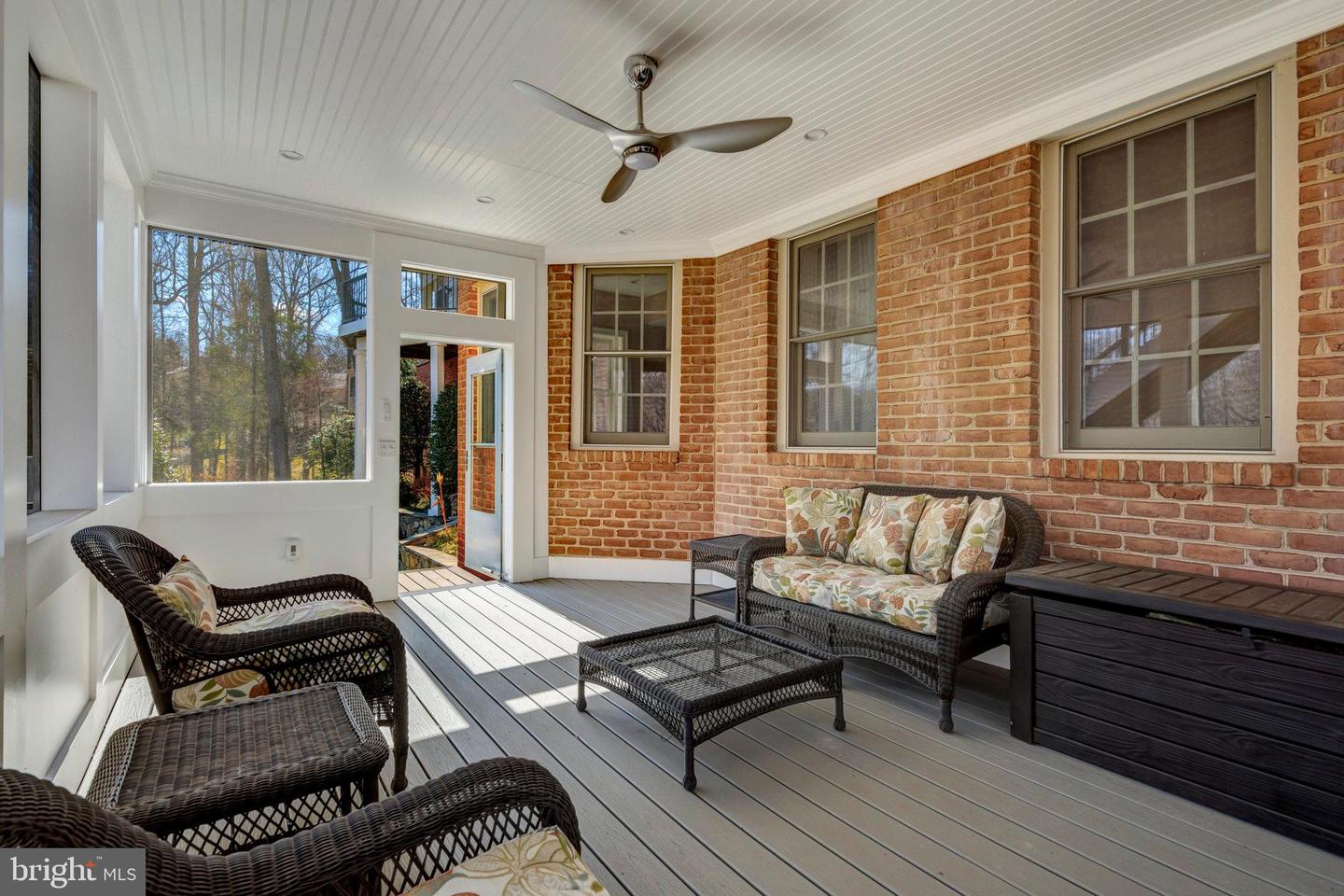 891 Chinquapin Rd