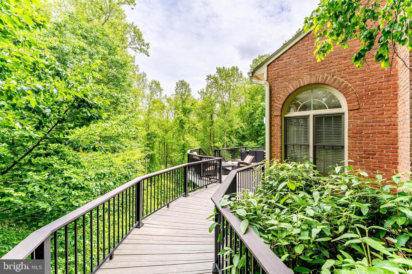 891 Chinquapin Rd