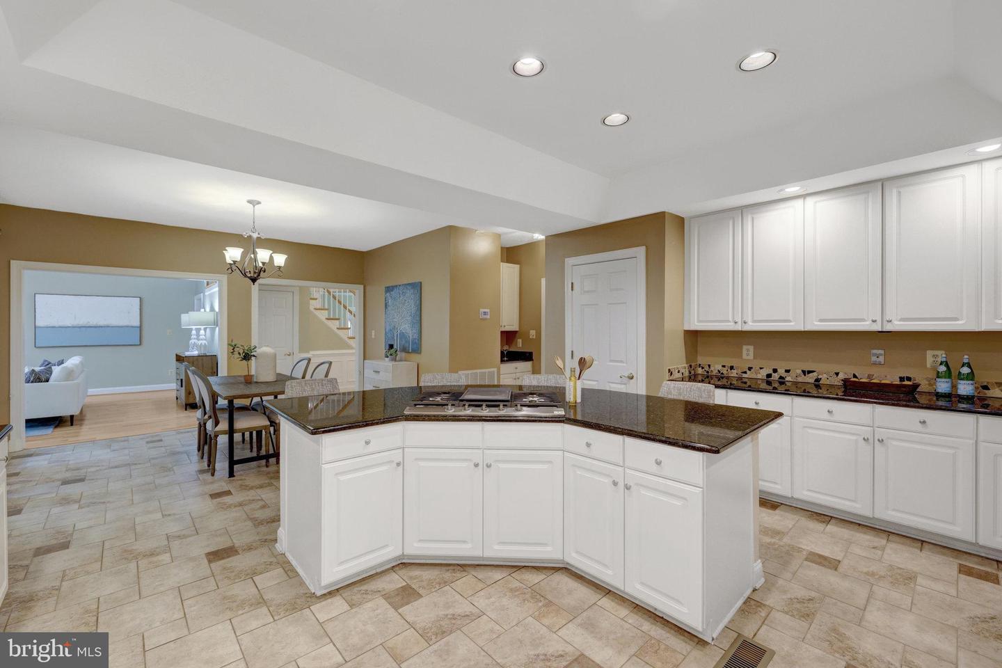 11200 Elmview Pl