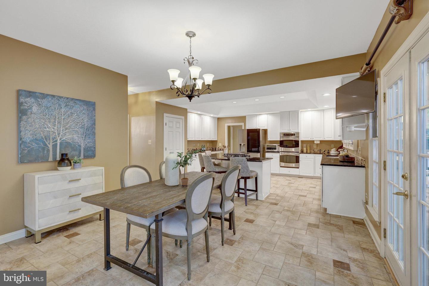 11200 Elmview Pl