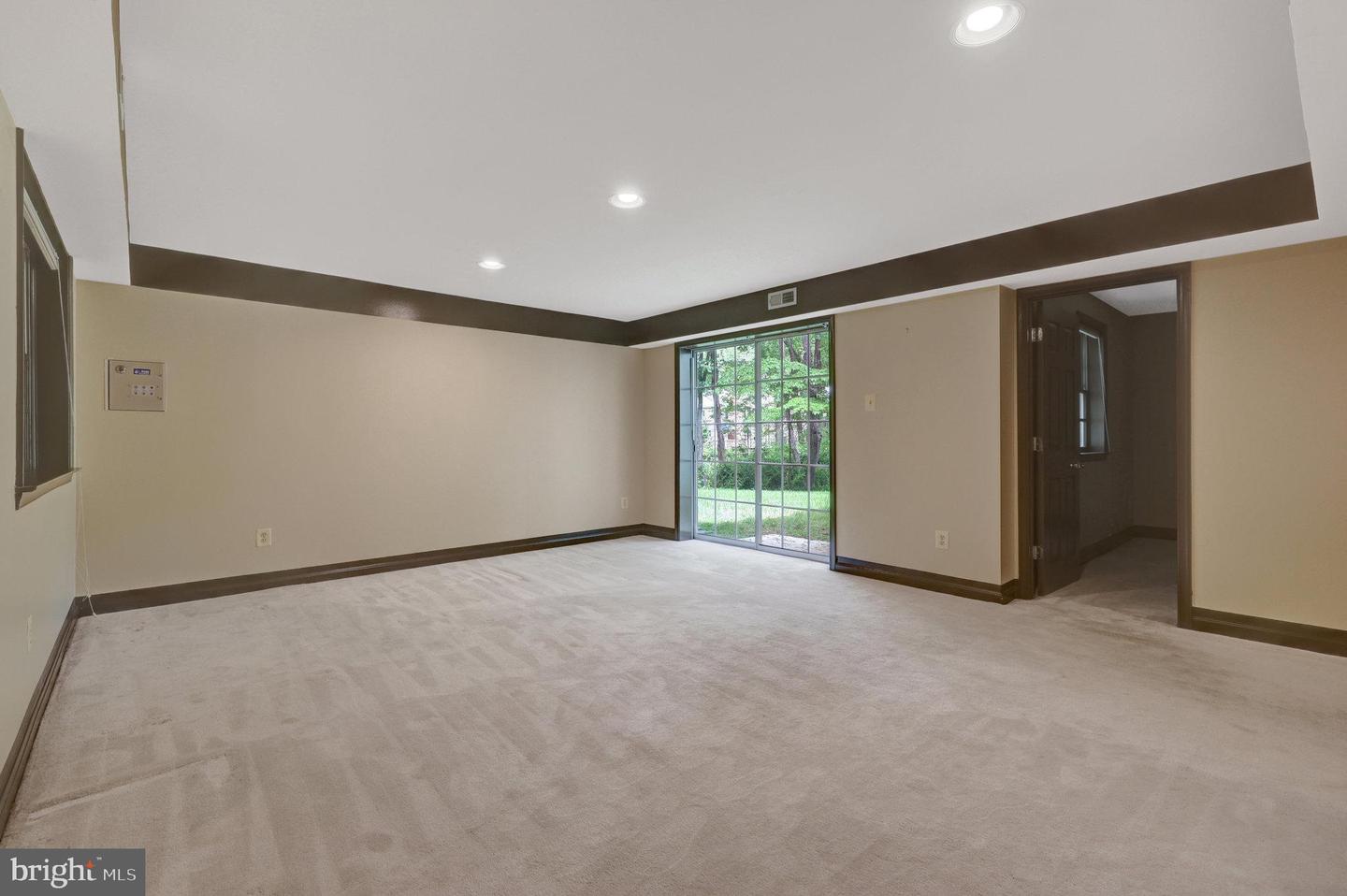 11200 Elmview Pl