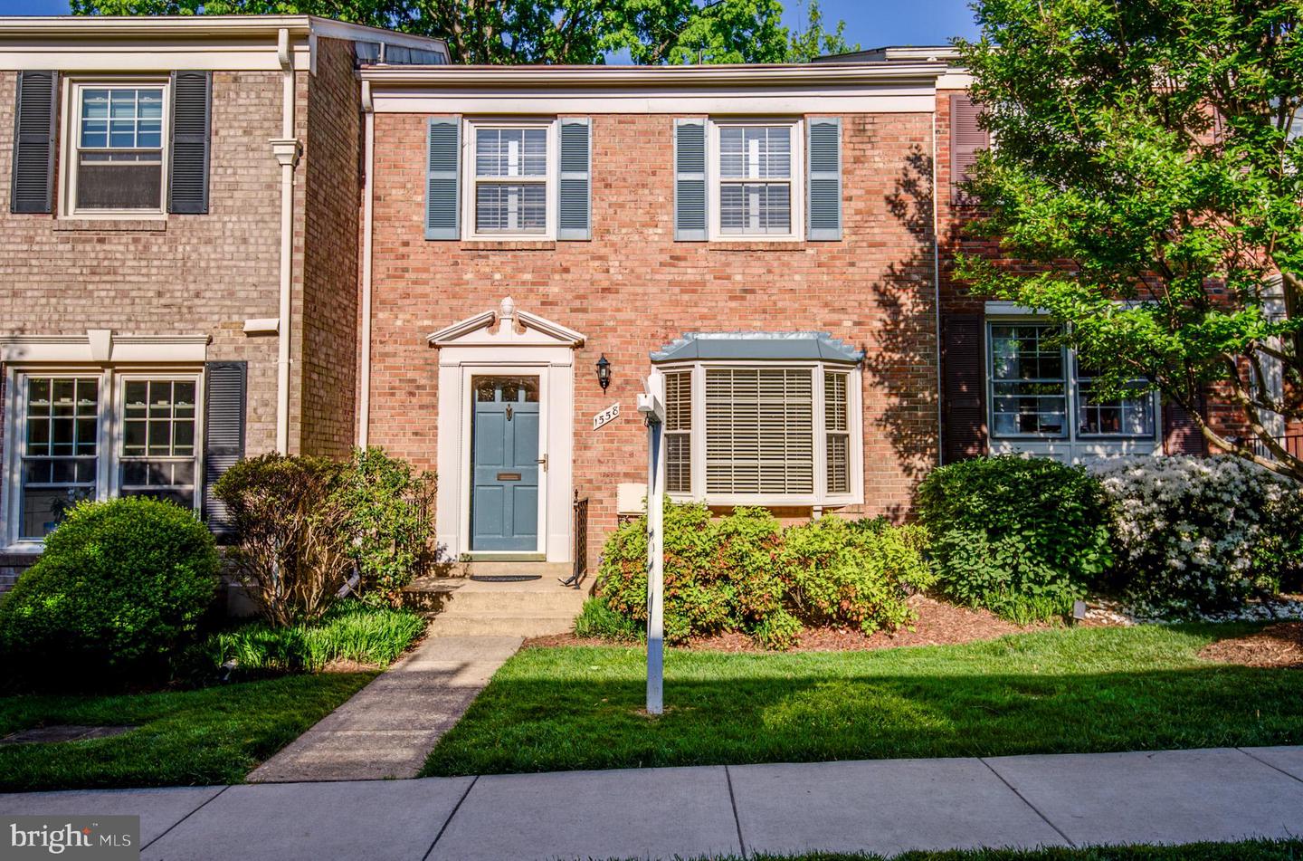 1558 BRUTON CT