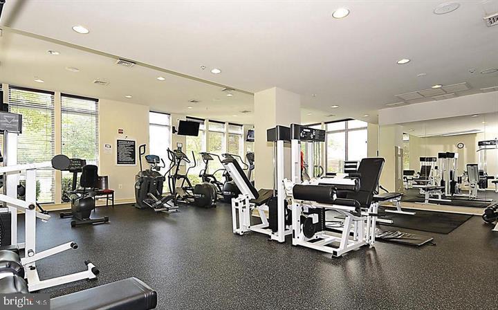 2791 CENTERBORO DR #373