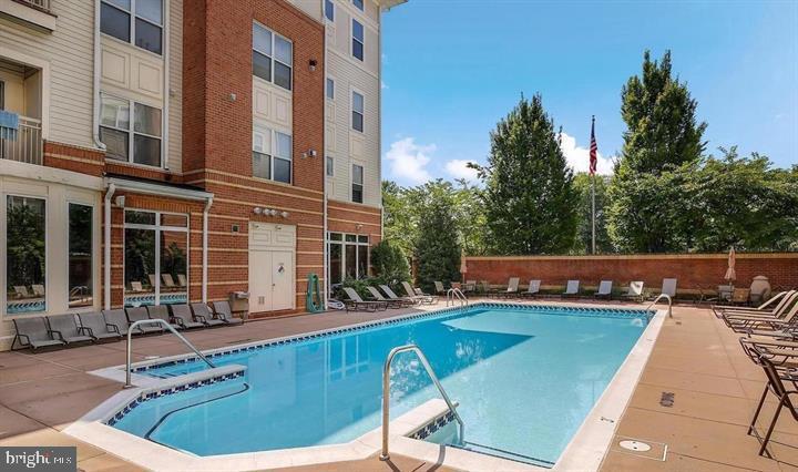 2791 CENTERBORO DR #373