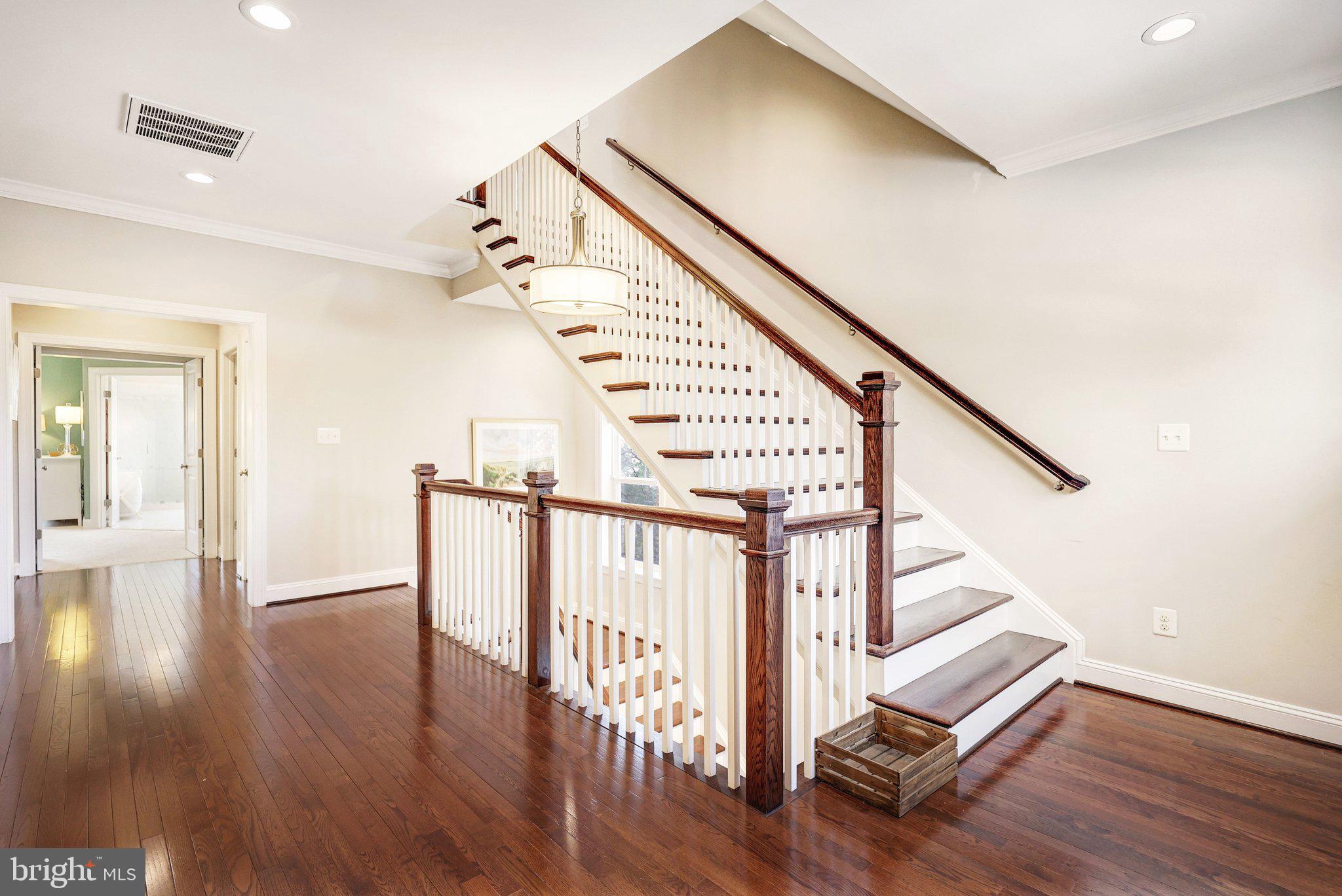 8028 WELLINGTON ROAD