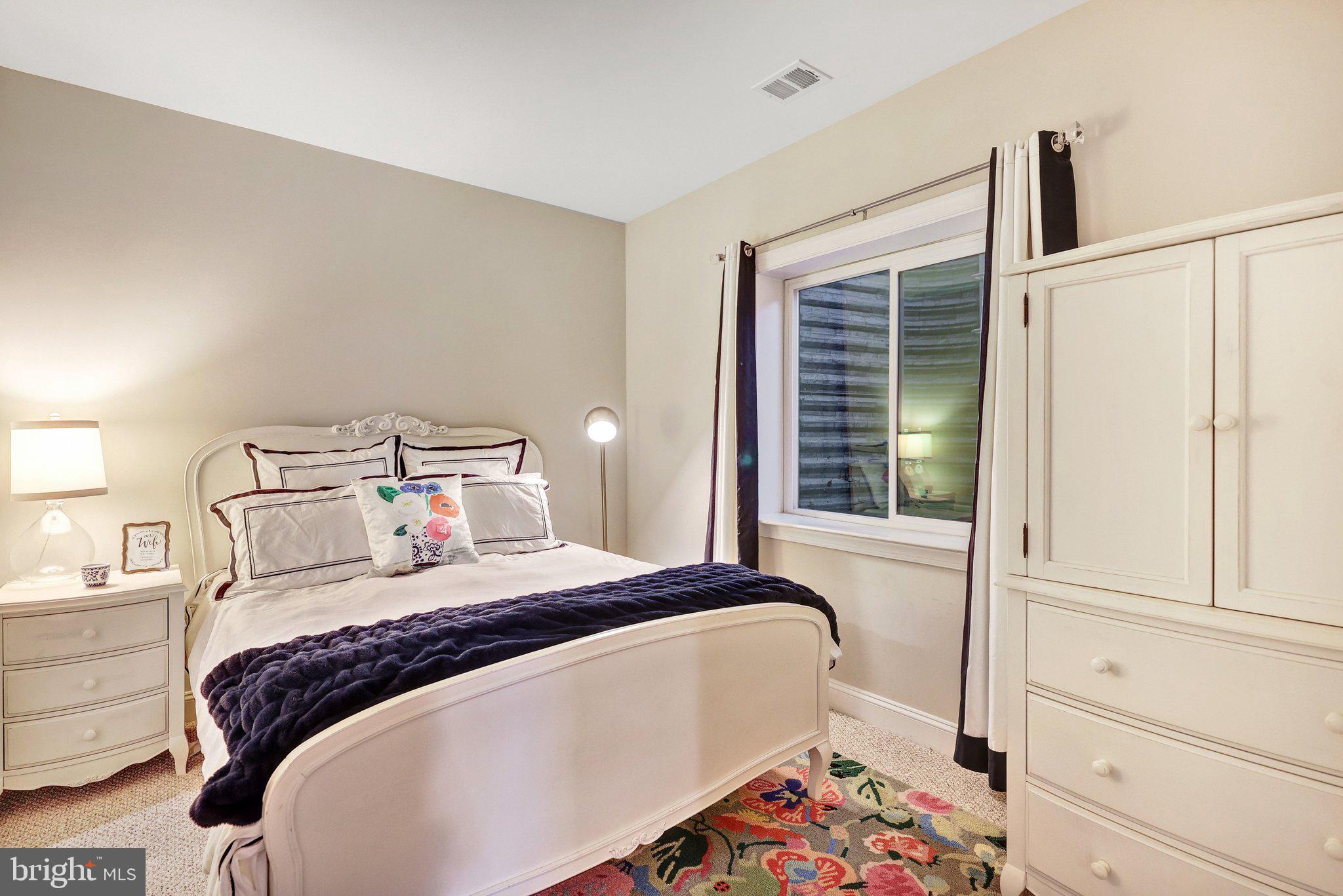 8028 WELLINGTON ROAD