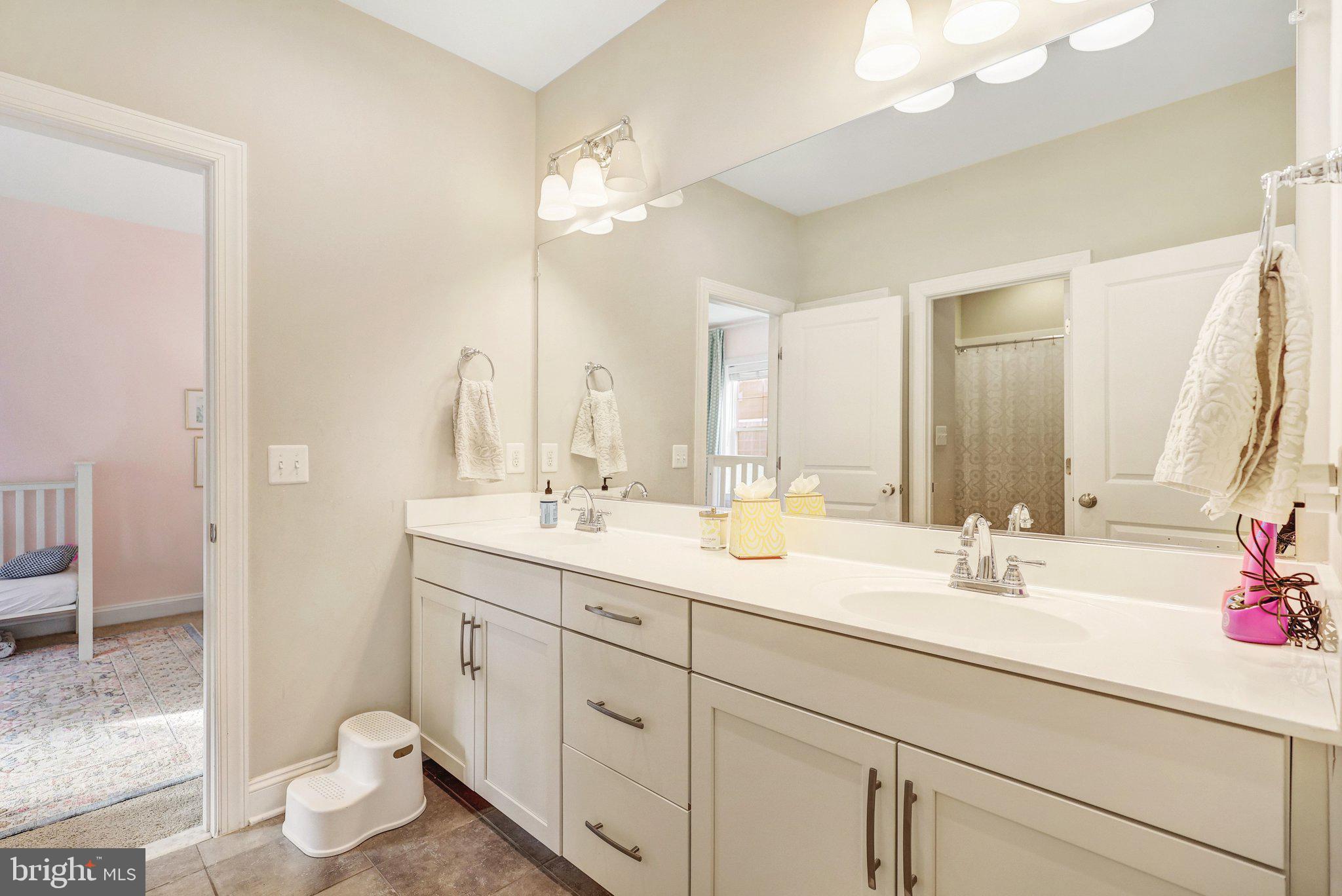 8028 WELLINGTON ROAD