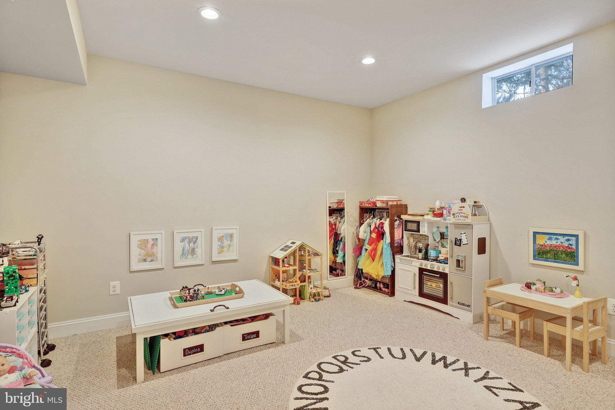 8028 WELLINGTON ROAD