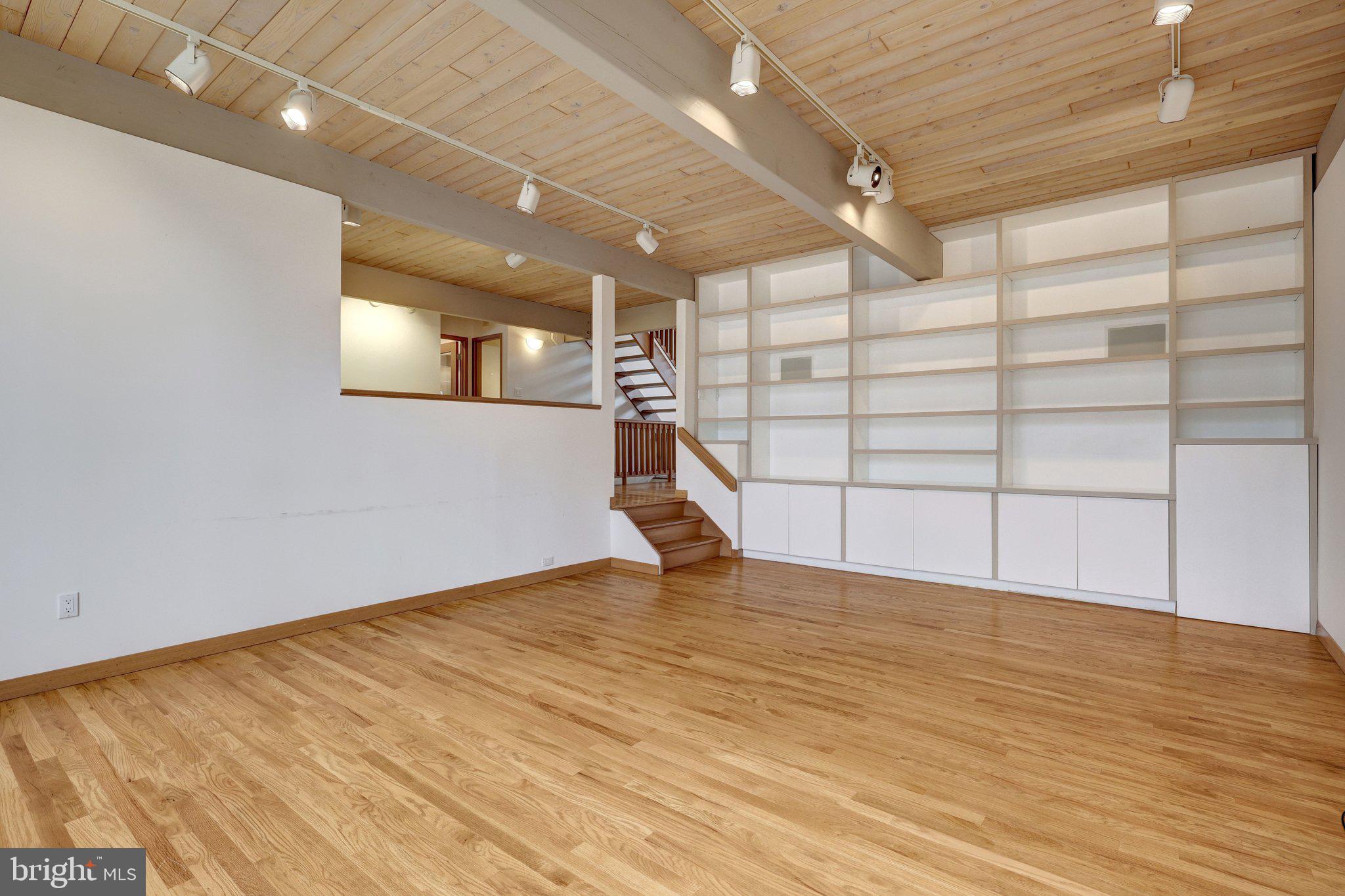 8620 POLK