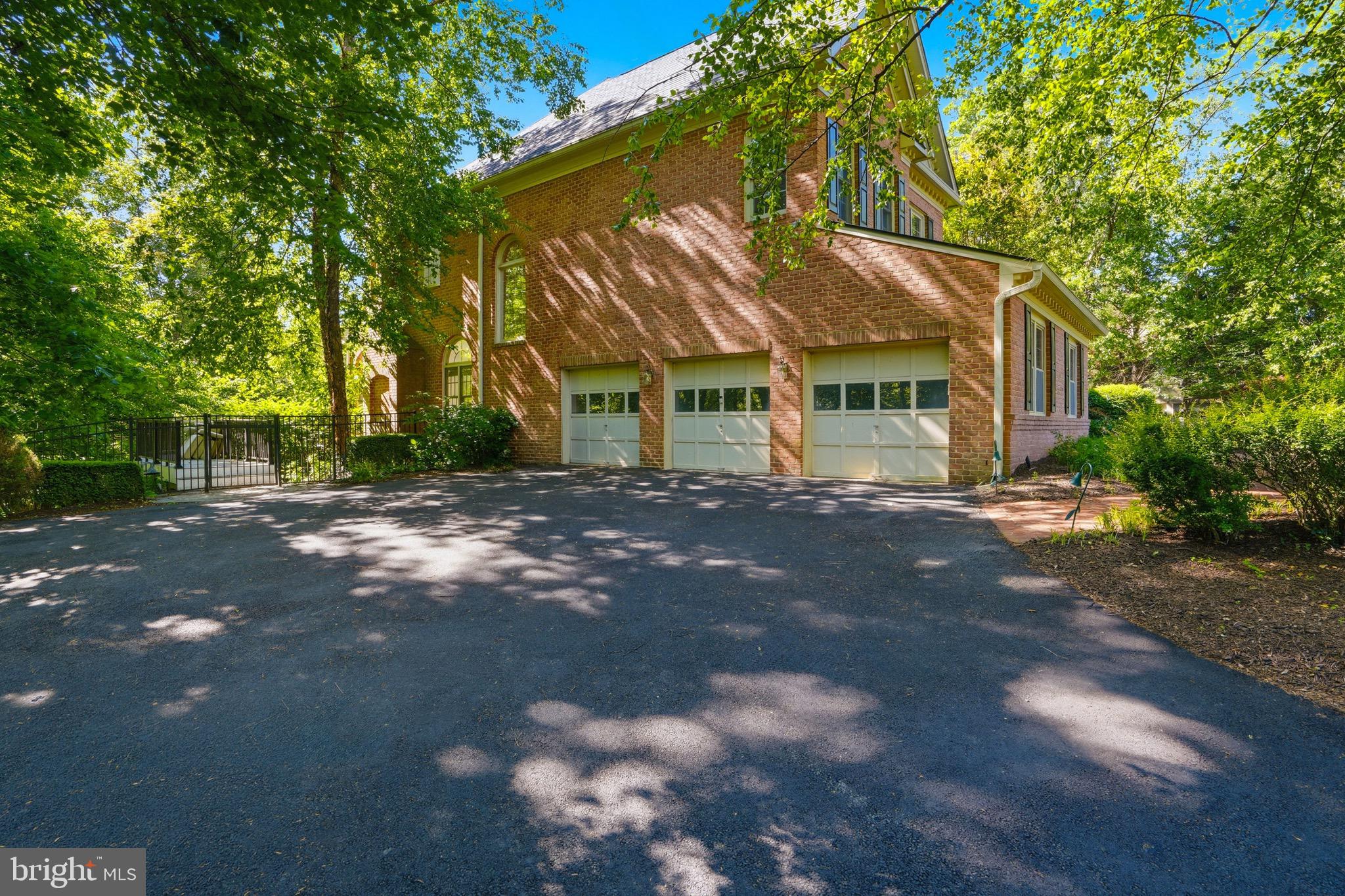 891 CHINQUAPIN ROAD