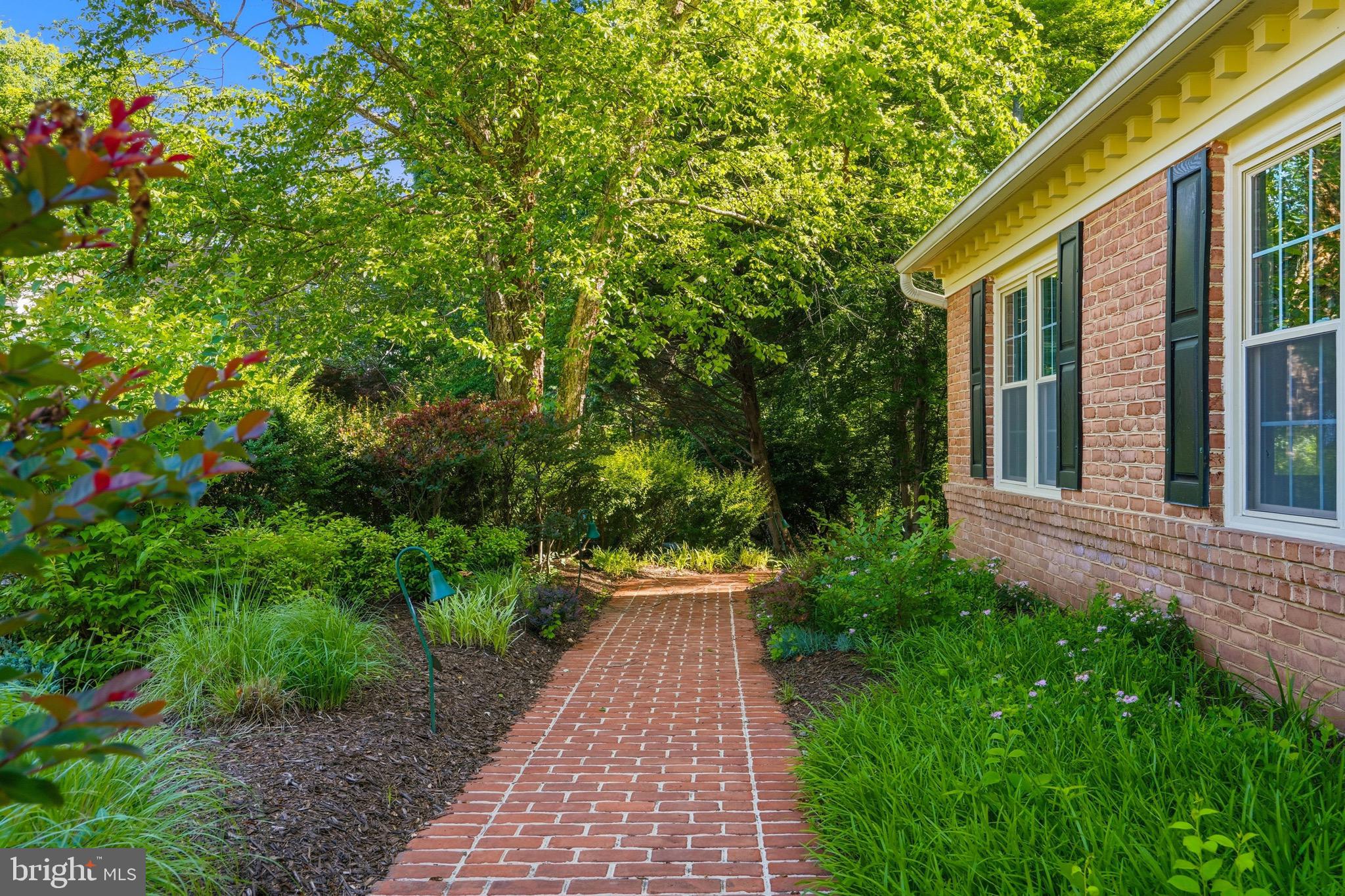 891 CHINQUAPIN ROAD