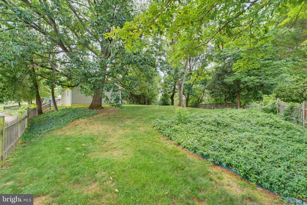 6342 MERIWETHER LANE