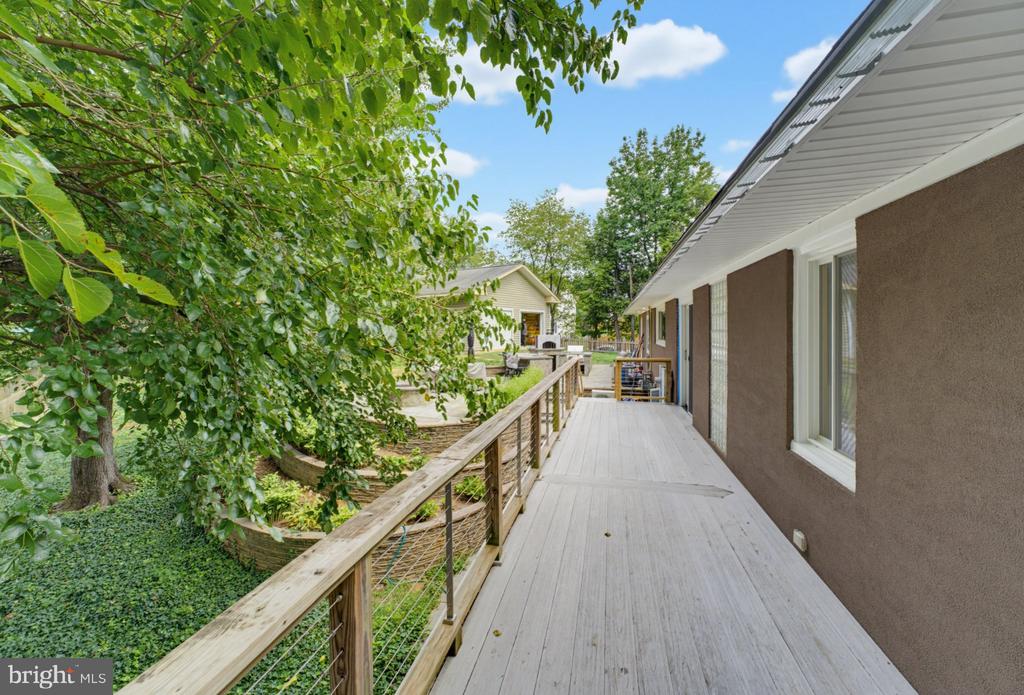 6342 MERIWETHER LANE