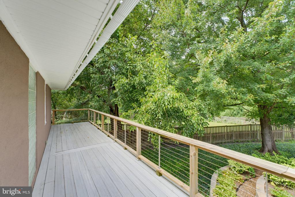 6342 MERIWETHER LANE