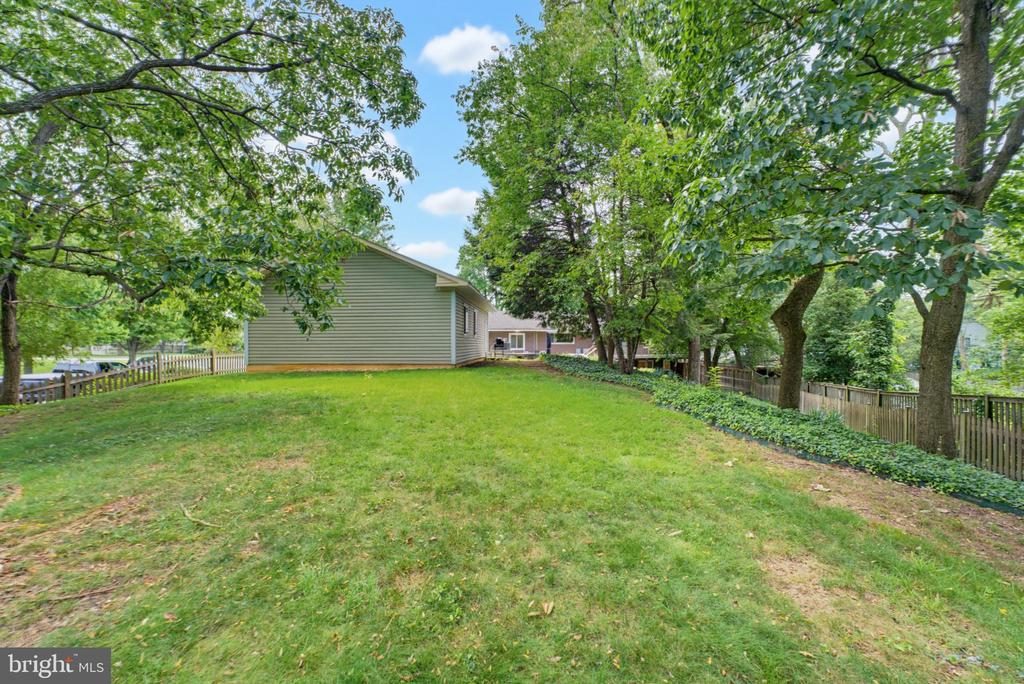 6342 MERIWETHER LANE