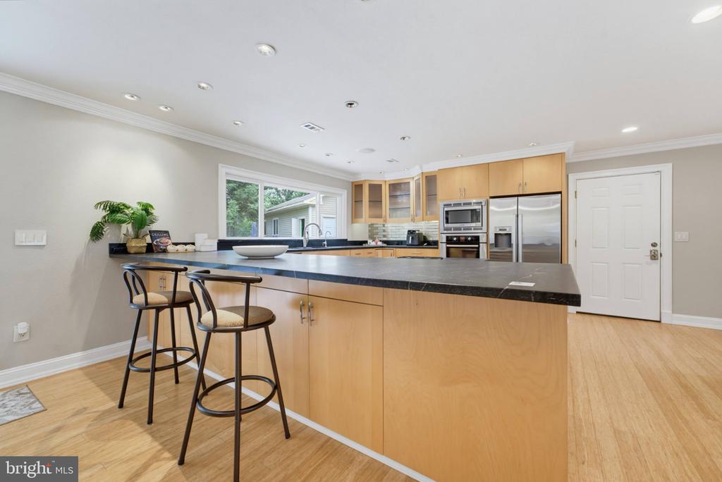 6342 MERIWETHER LANE