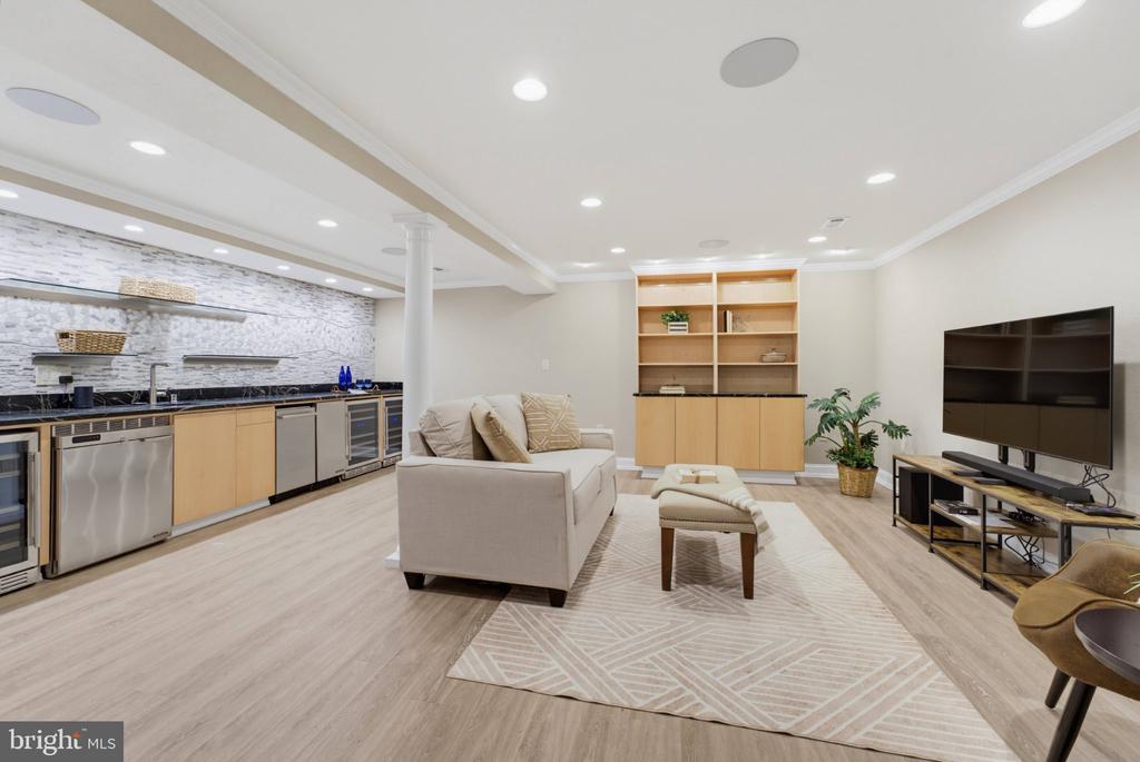 6342 MERIWETHER LANE