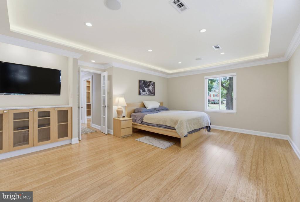 6342 MERIWETHER LANE