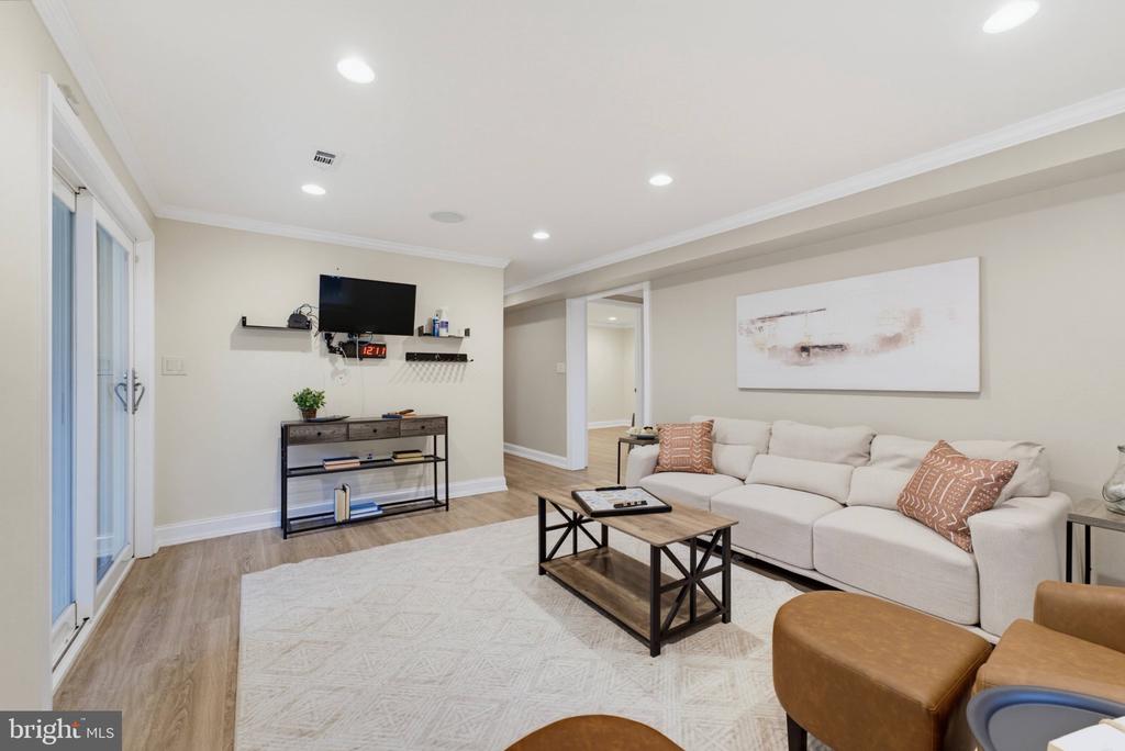 6342 MERIWETHER LANE