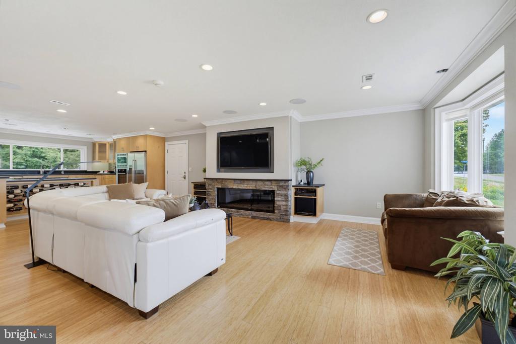 6342 MERIWETHER LANE