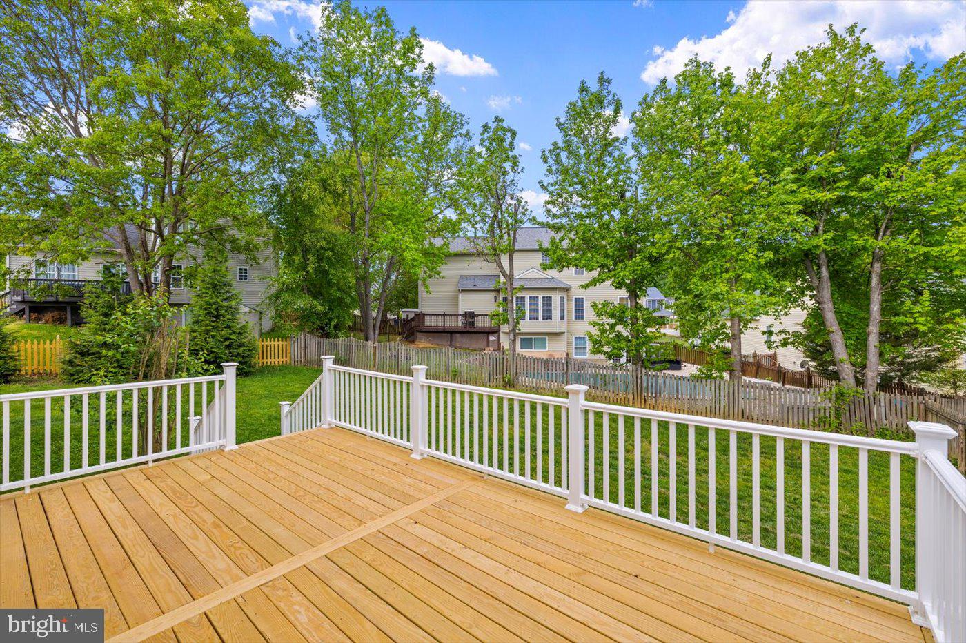 7400 Harvest Ln
