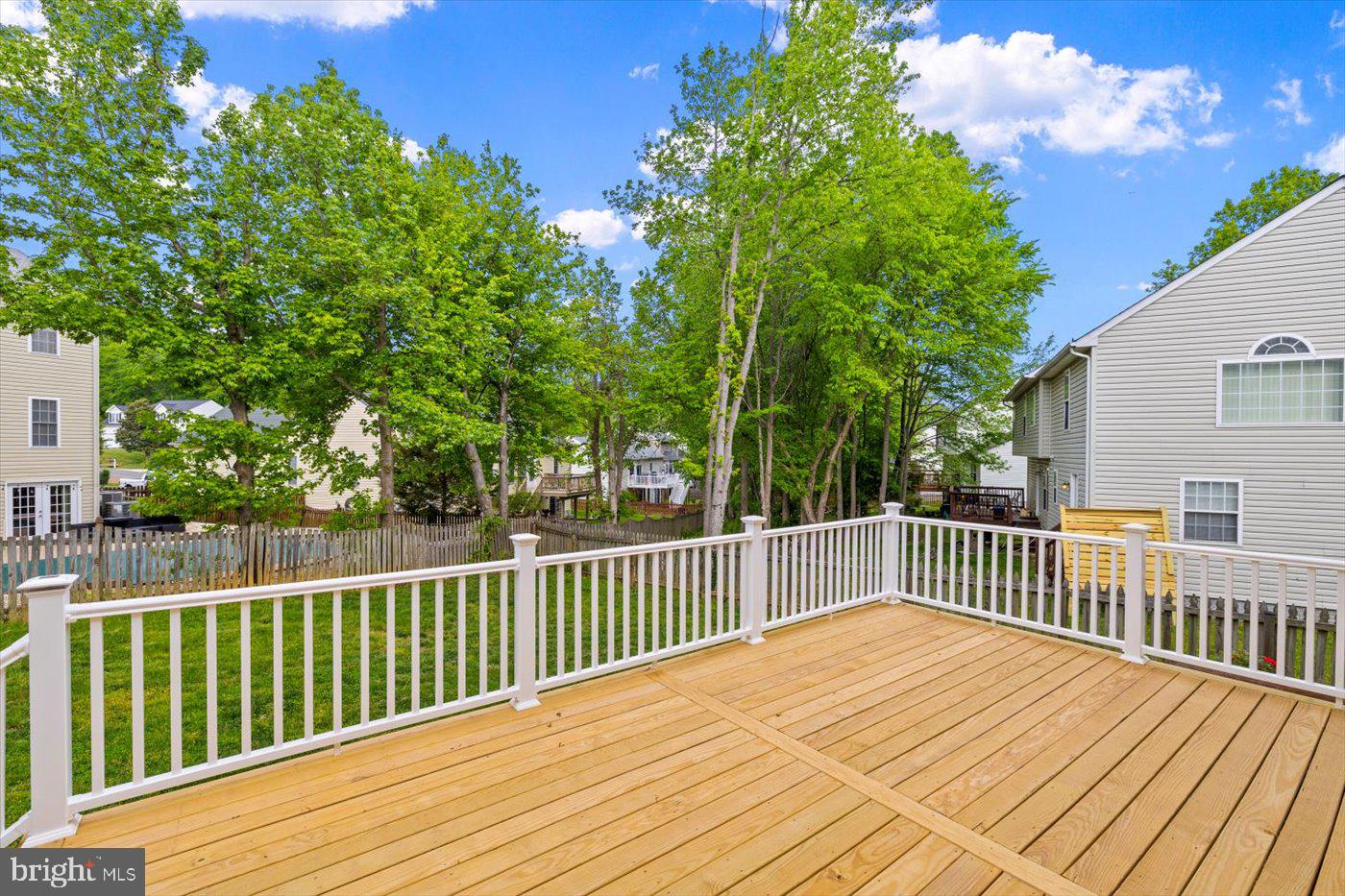 7400 Harvest Ln