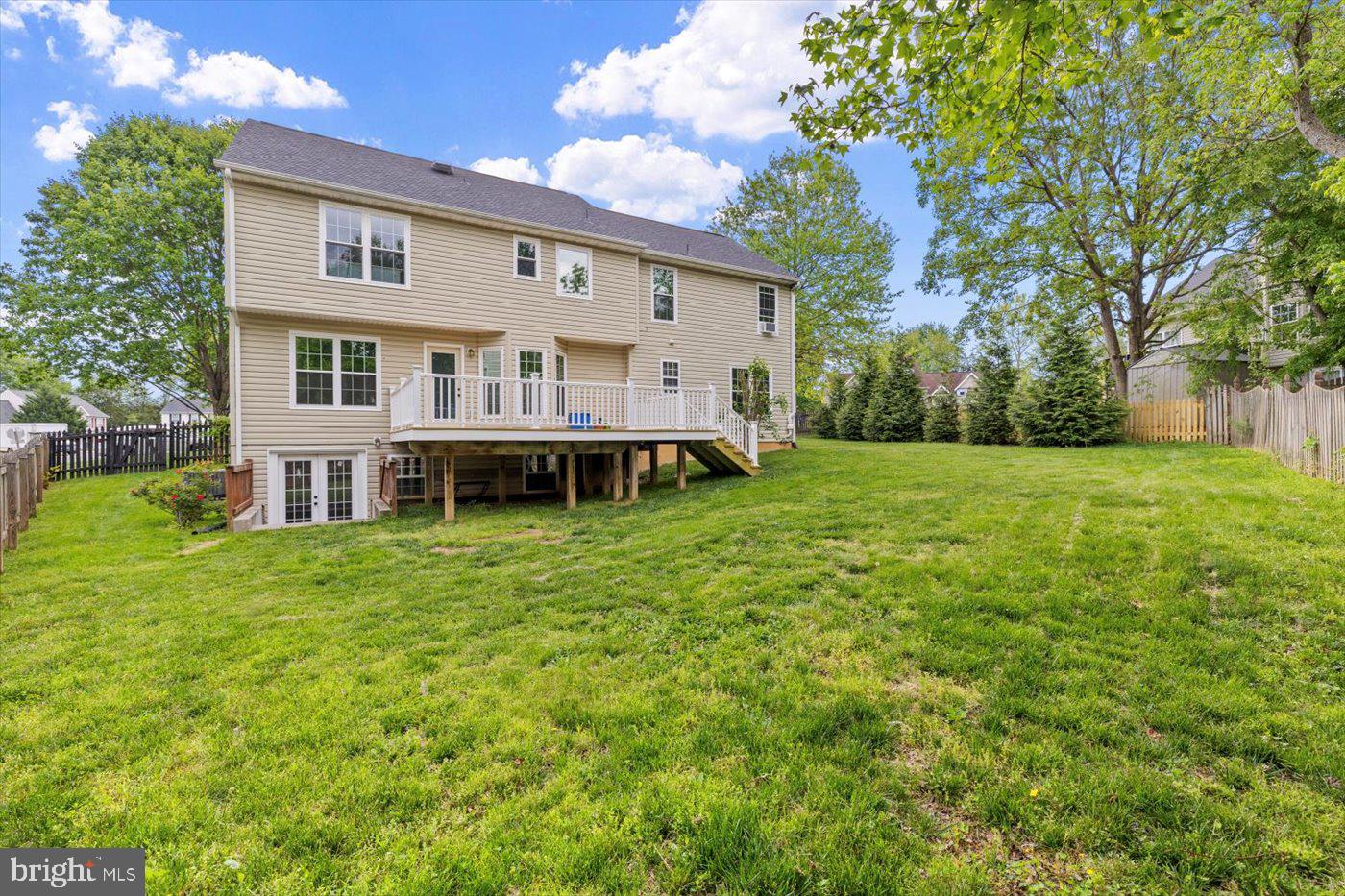 7400 Harvest Ln