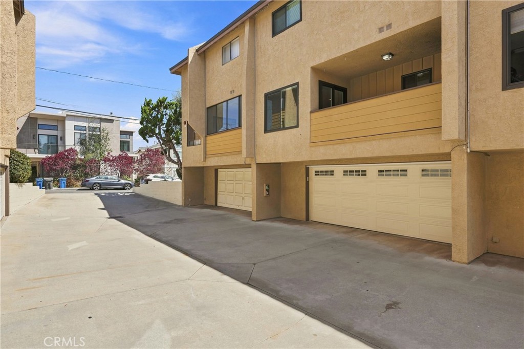 2306 Mathews Avenue 2