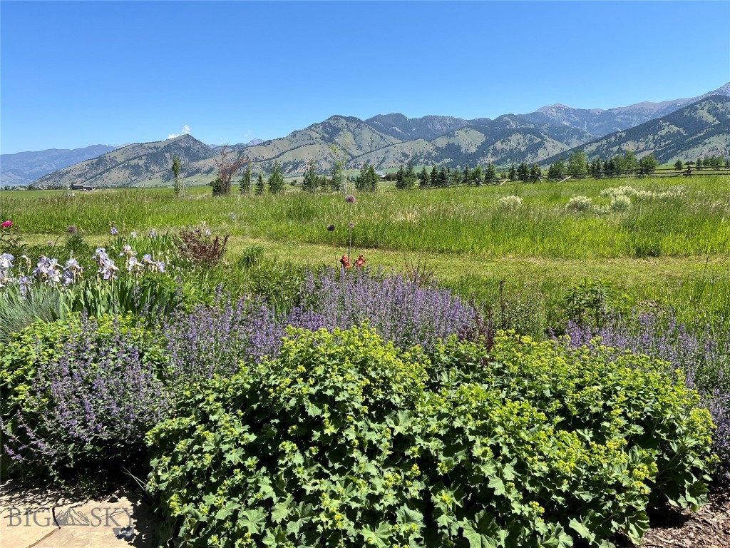 618 Autumn Ridge Road