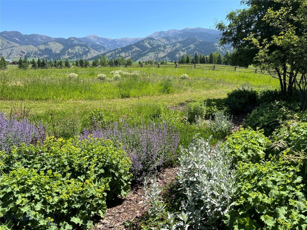 618 Autumn Ridge Road