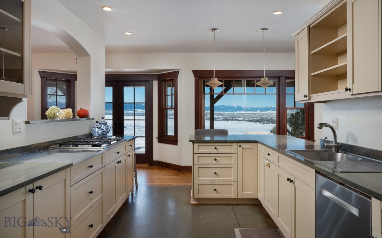 618 Autumn Ridge Road